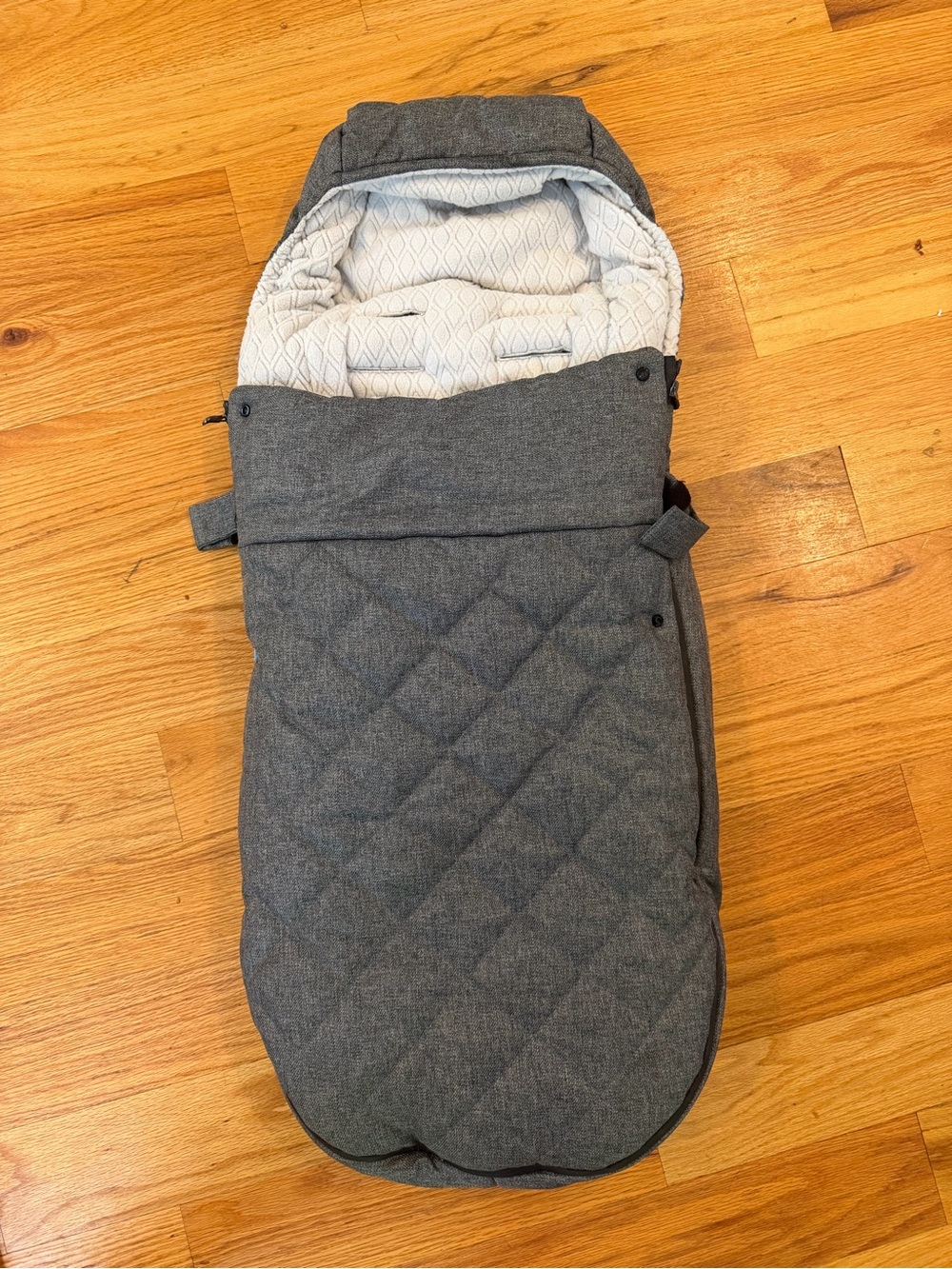 Uppababy Cozyganoosh Quilted Gray Baby Footmuff / Stroller Bunting